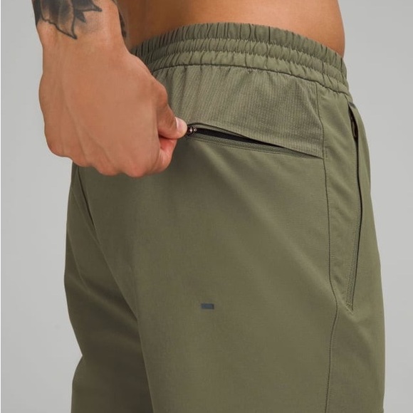 Lululemon Athletica License To Train Jogger (Pants), Medium Olive (Green) sz. S - Picture 5 of 7